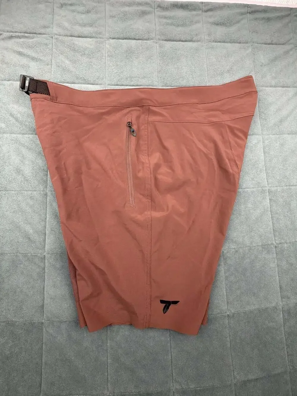 Columbia Titanium Hiking Shorts Brown Belted Omni-Wick Size 40W 10L